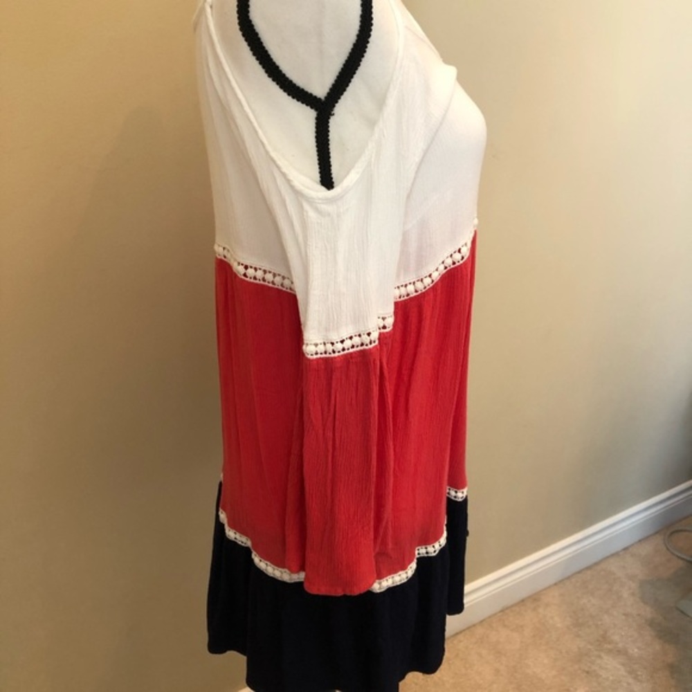 Umgee Cold Shoulder Top Large - Picture 8 of 8